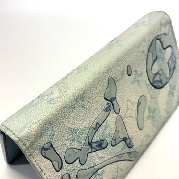 LOUIS VUITTON Blue Monogram Leather Wallet - Picture 7 of 7